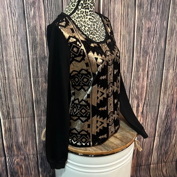 Maurice’s Sweater- small - Picture 5 of 8